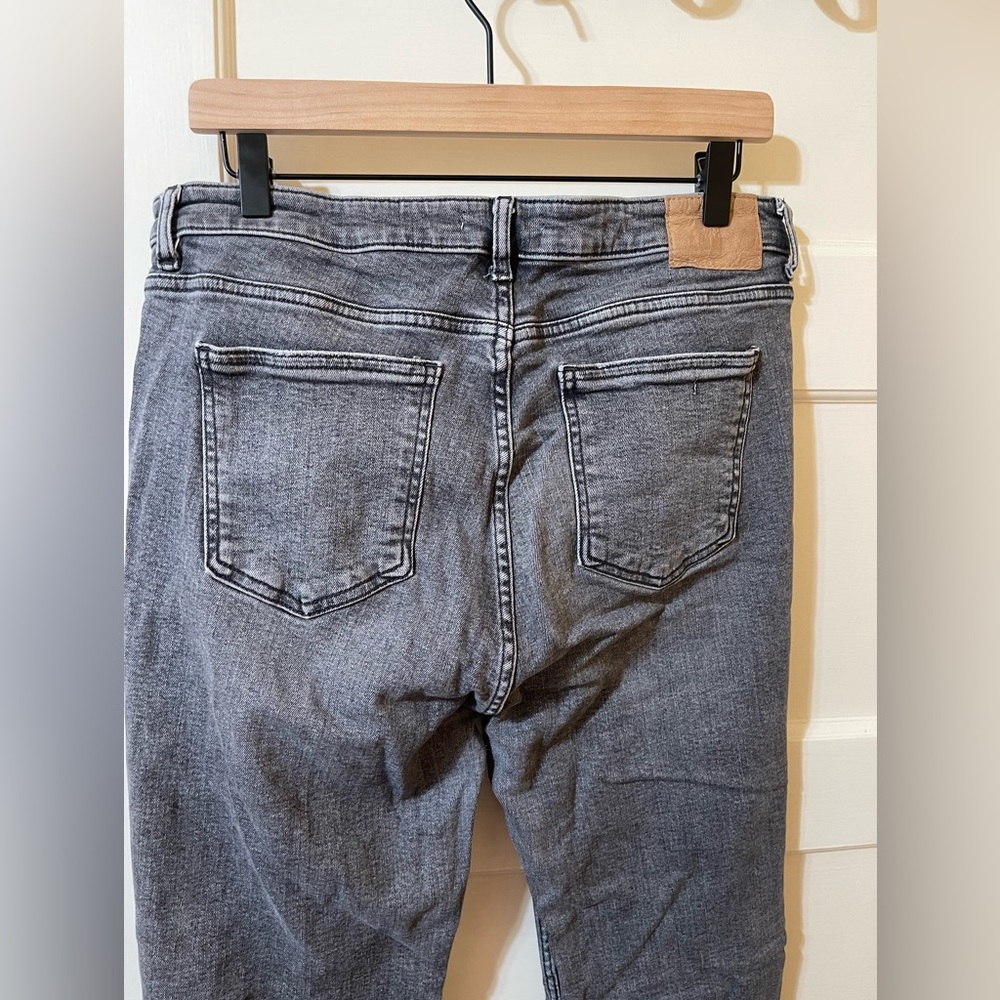 FULL LENGTH | HIGH RISE JEANS | GRAY - Picture 3 of 6